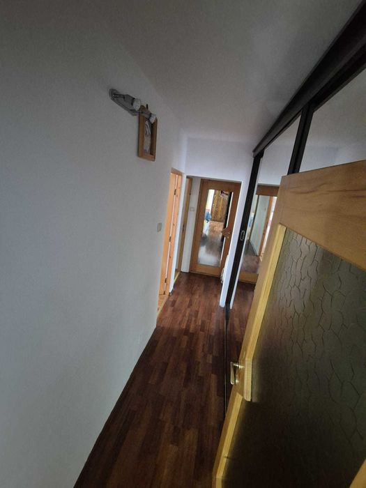 Vand apartament 3 camere Detunata