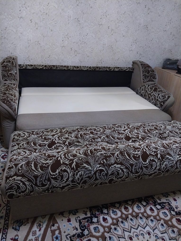Продам Диван с креслом