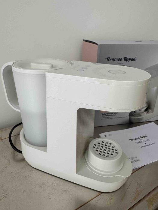 Уред за приготвяне на адаптирано мляко Tommee Tippee