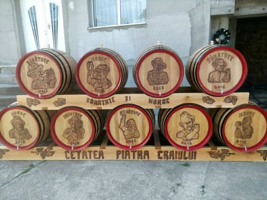 Butoaie personalizate din lemn masiv (tuica,vin, coniac)