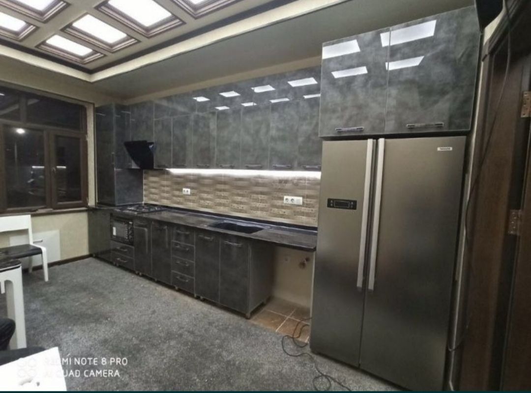 Кухня под заказ. Акриловый кухня на заказ