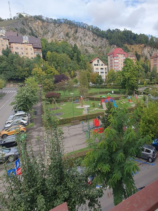 Apartament 2 camere,Racadau,parcul Trandafirilor