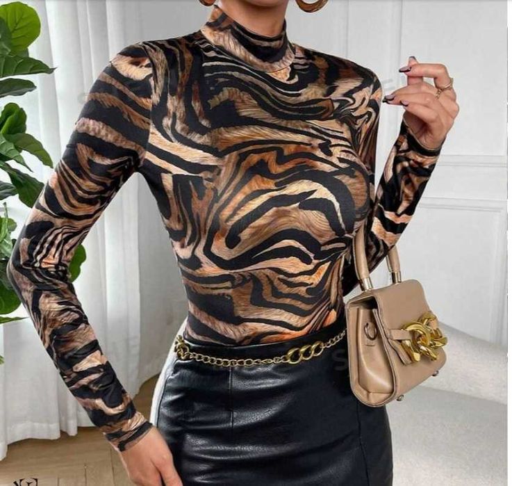 Блуза с мраморен принт