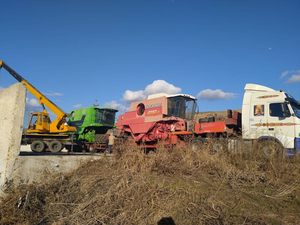 Dezmembrez combina Laverda , Claas si Deutz Fahr