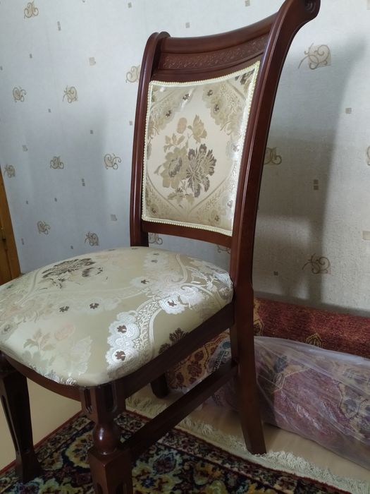 Стол , стул 12 дона