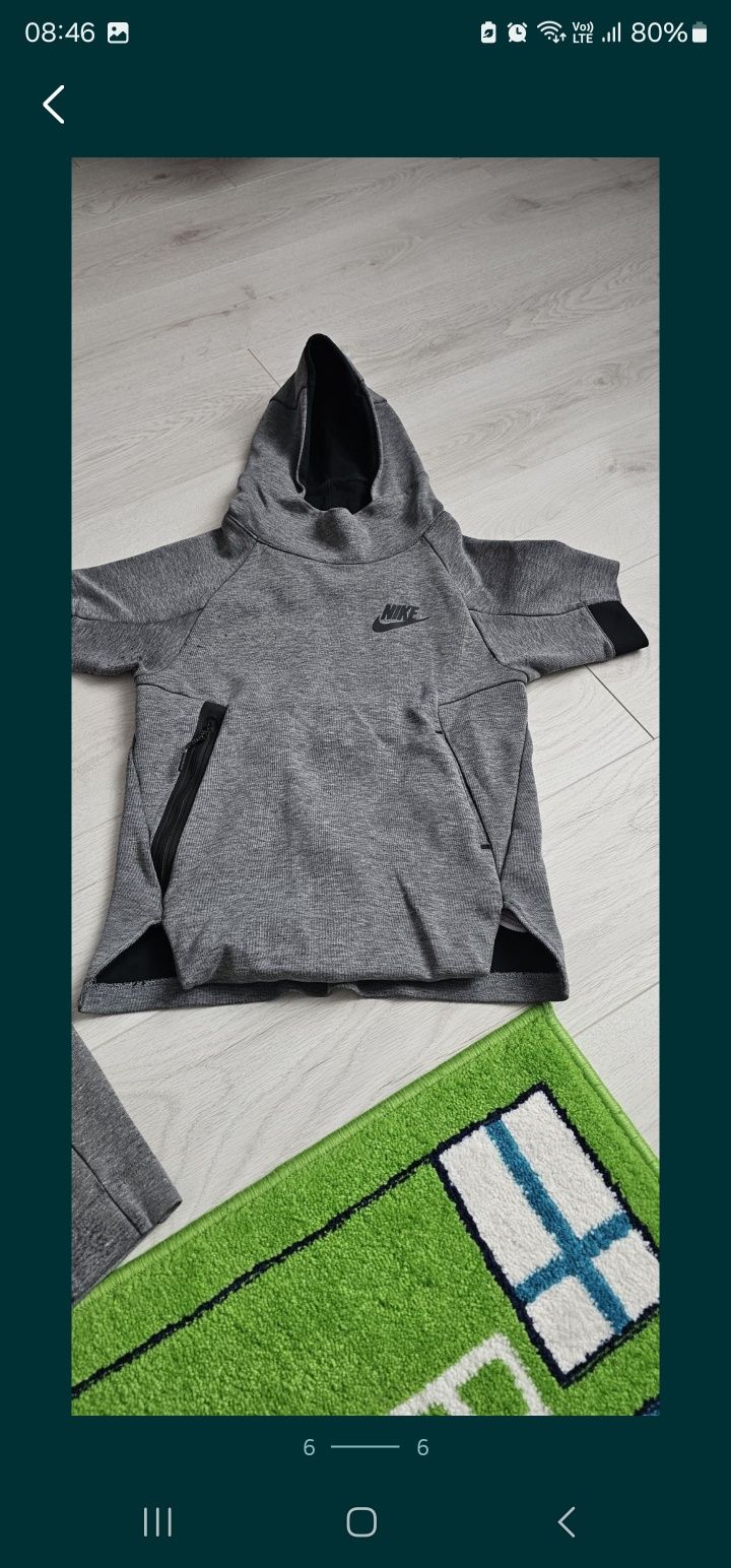 Vând trening copii Nike Tech