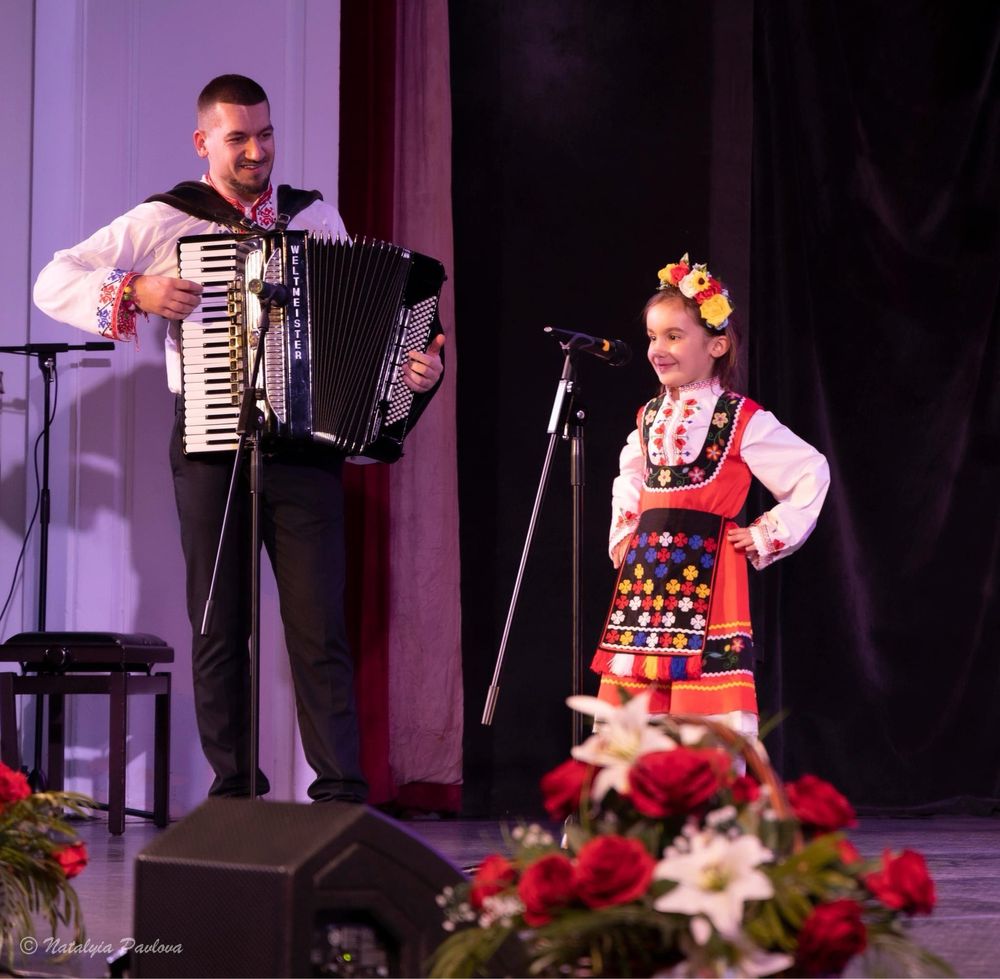 Уроци по акордеон, пиано, солфеж, вокално изкуство
