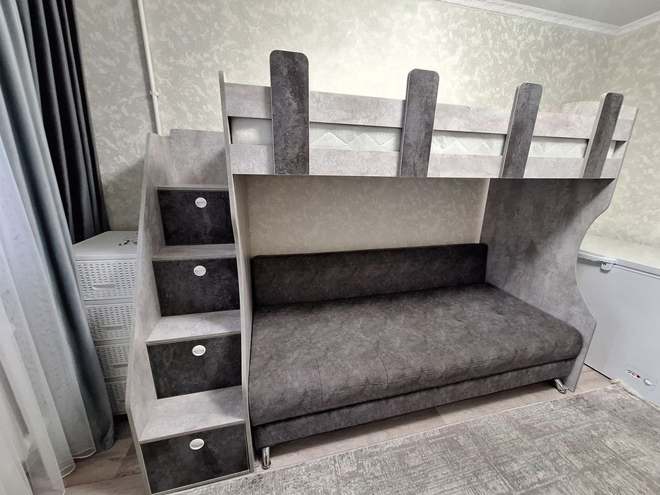 Продаётся двухъярусная кровать .