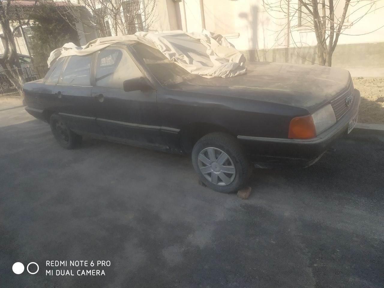 AUDI 100 sotiladi