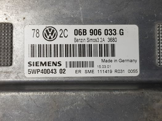 ECU Calculator motor VW Passat 2.0 06B906033G 5WP4004302