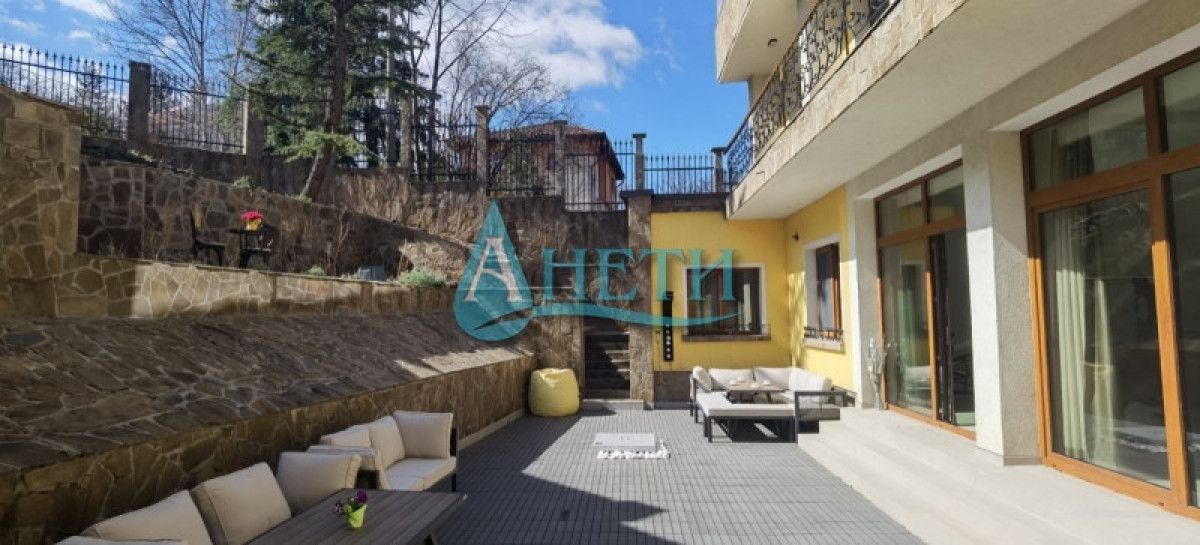 Стилна къща 1400м2, двор 1200м2 в Драгалевци продажбанаем