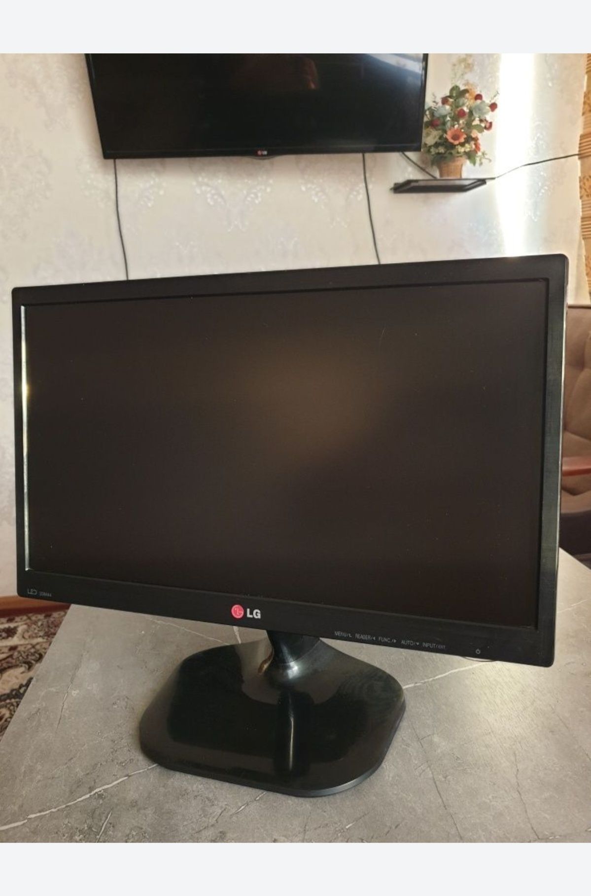 Мониторы LG 20 дюйма в хорошем состоянии, рабочие