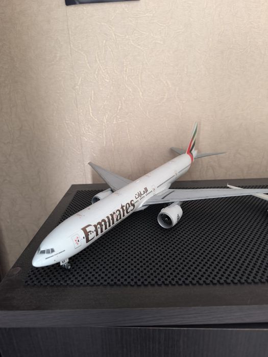 Спмолёт Boeing 777-300