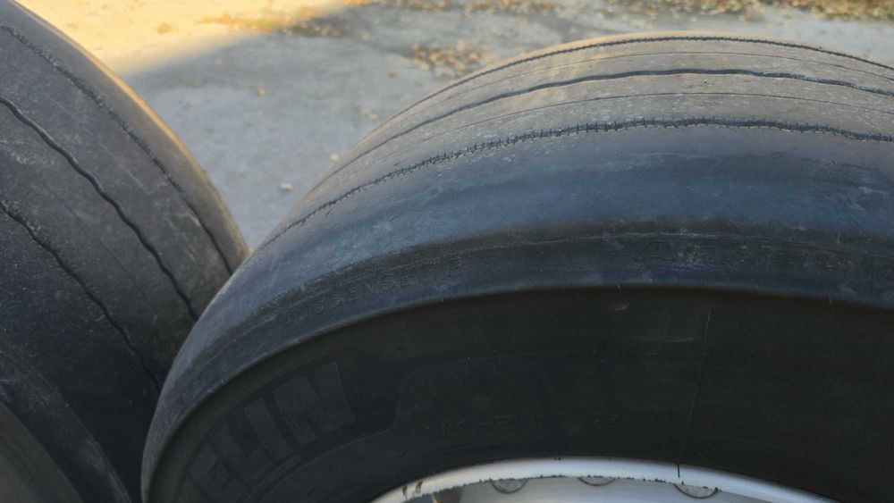 385 55 22.5 Michelin с ръб