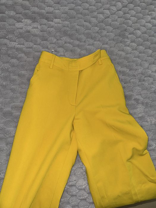 Жълт костюм xs ZARA