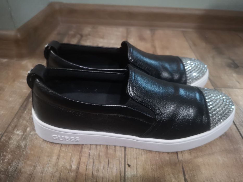 Guess, оригинални обувки, номер 39