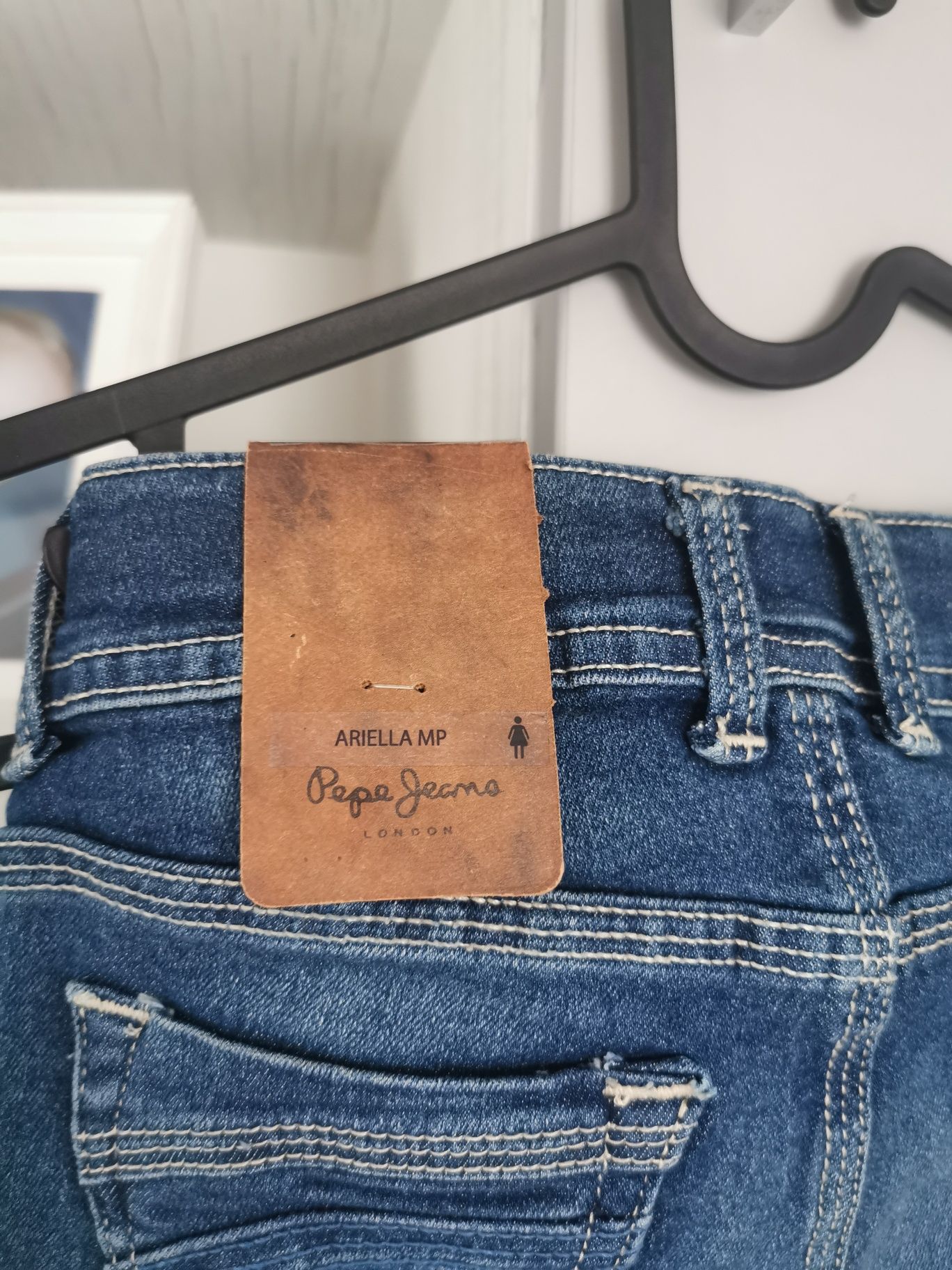 Jeans blugi pantaloni model Ariella noi cu eticheta copii Pepe Jeans L