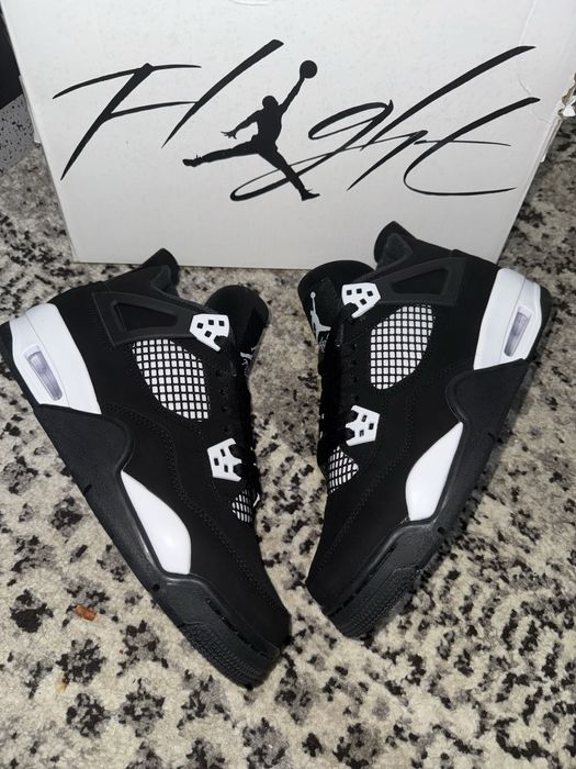 Jordan 4 white thunder
