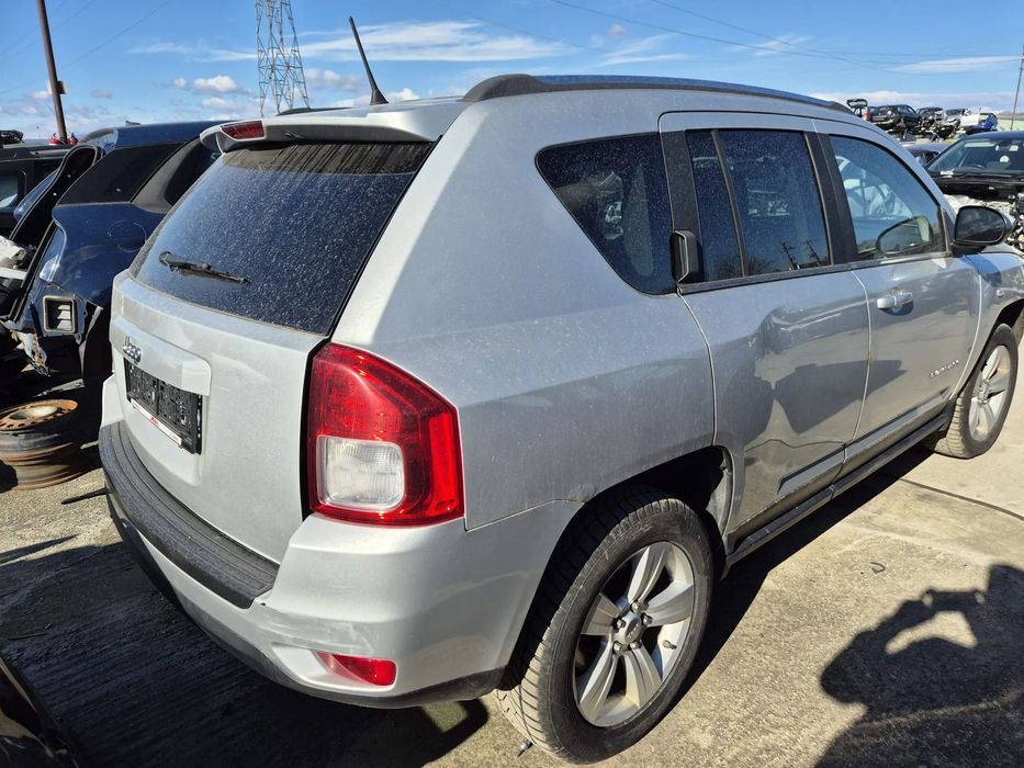 Dezmembram Jeep Compass 4x4, an 2011, 2.2 CDI Euro 5, cutie manuala