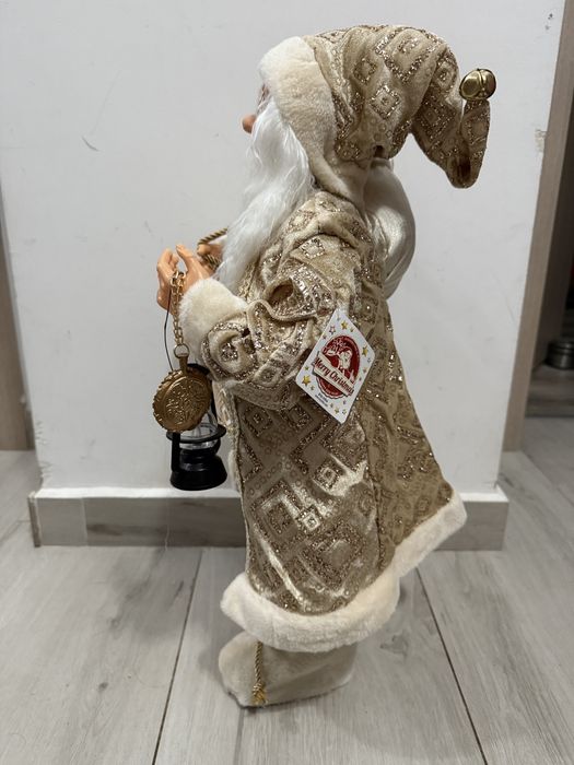 Figurina Mos Craciun cu Haina, Felinar & Ceas 60cm nou, cu eticheta.