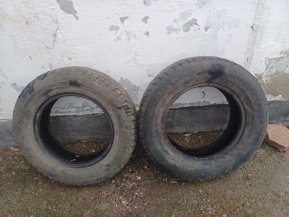 Зимние шипованые шины 2 шт
