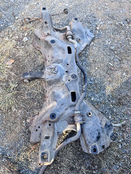 Продавам преден мост за Honda Jazz (2010)