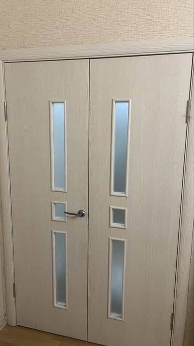 Межкомнатные двери б/у , однодверные , двухдверные