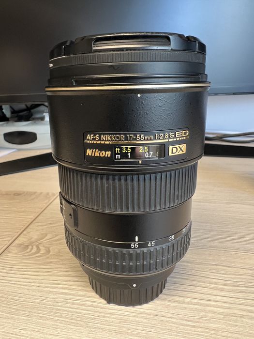 Vand NIKON D7000, obiectiv 35mm F1.8 DX, 17-55mm F2.8 DX, Grip  MB-D11
