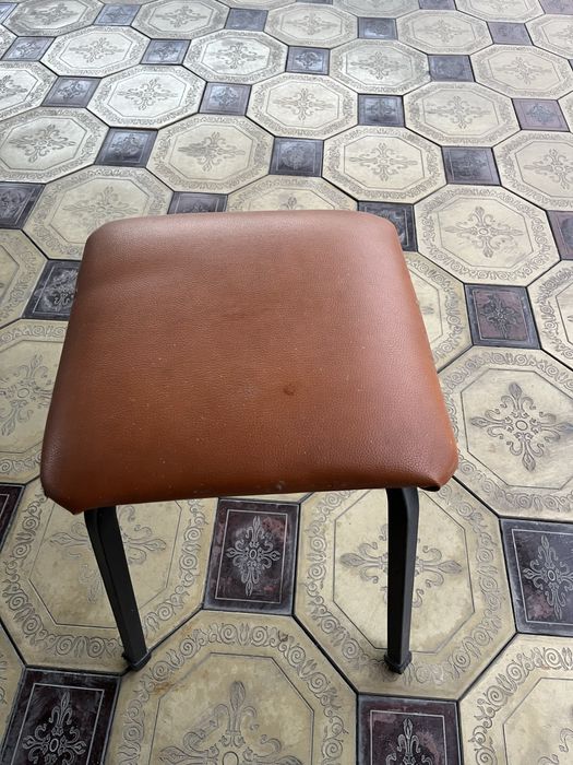 Продается табуретки 6 шт