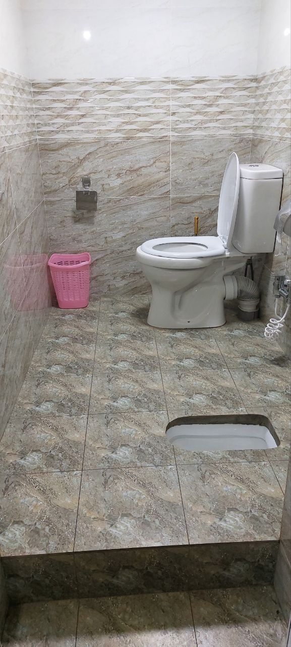 Zudlik bilan uy xovli sotiladi 4 sotik xamma sharoiti bor suv gaz svet