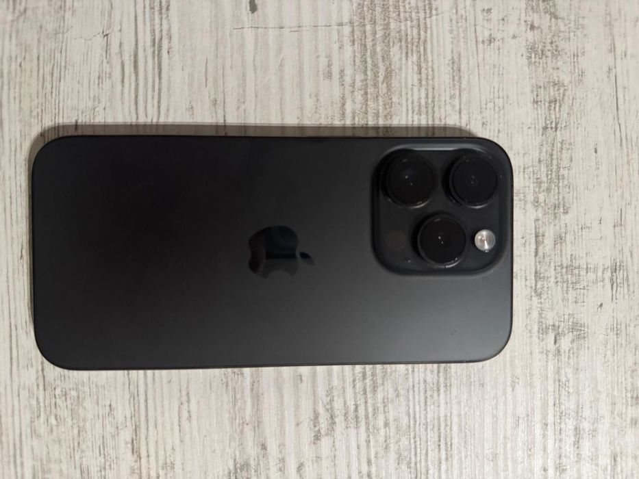 Vând iPhone 15 pro