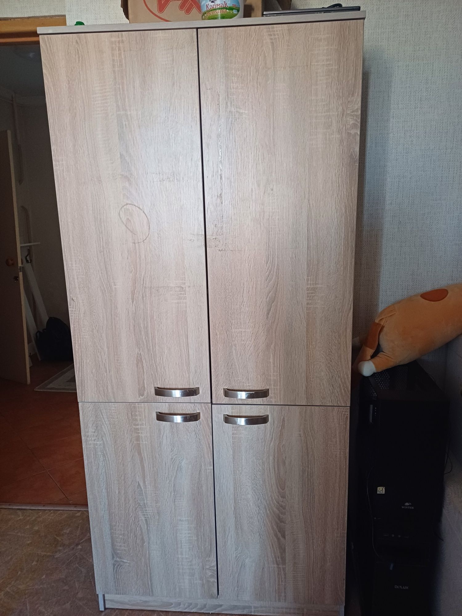 Продается шкаф, 83×1,82,глубина 33