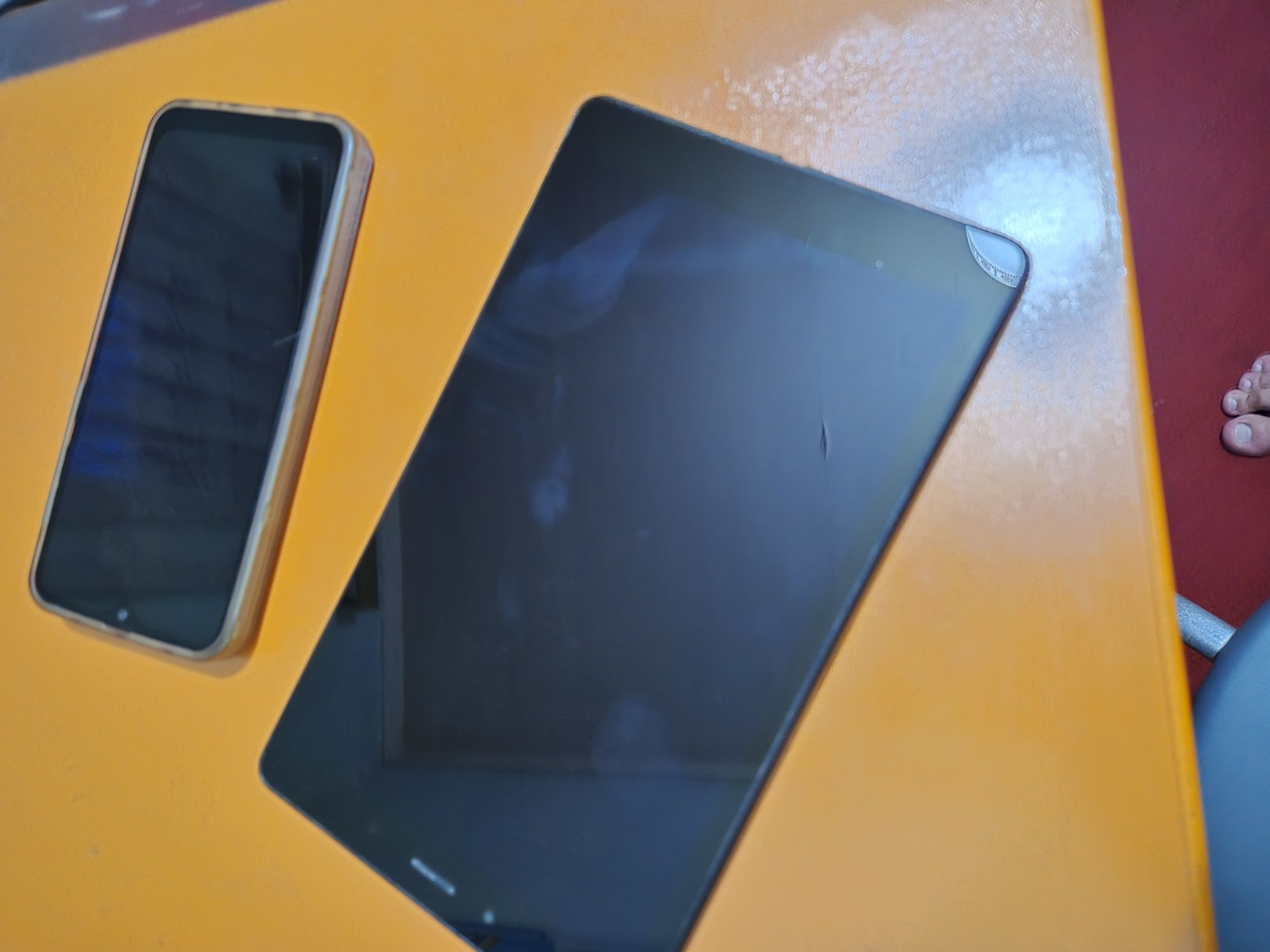 Телефон samsung a 50, а также планшет Tab A8