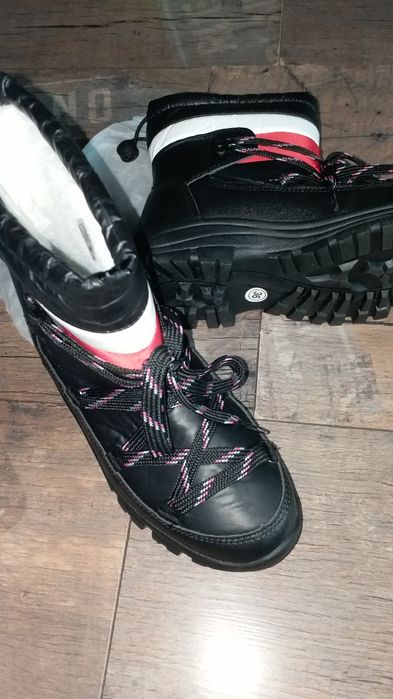 Vand ghetute gen apreschiuri,impermeabile,imblanite ,noi,masura 36.