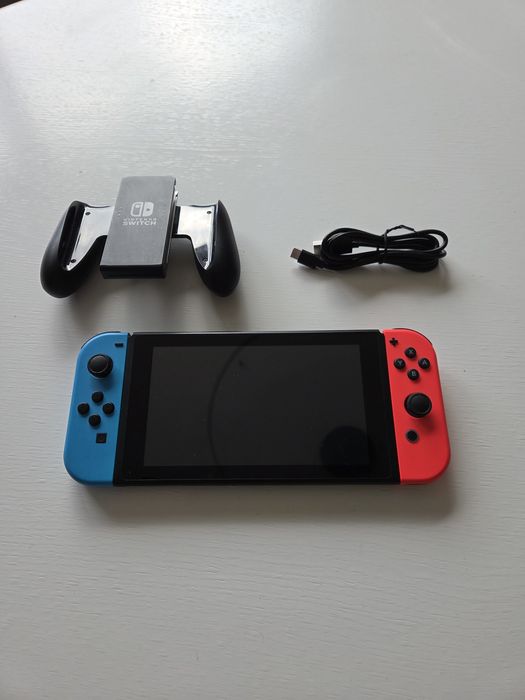 Nintendo Switch + joc Mario Rabbits
