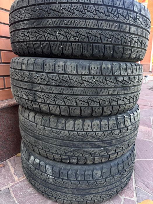 Комплект шин WINGUARD-ice 215/60 R17