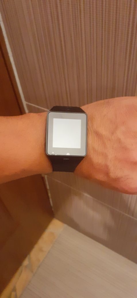 Smartwatch și telefon cu card