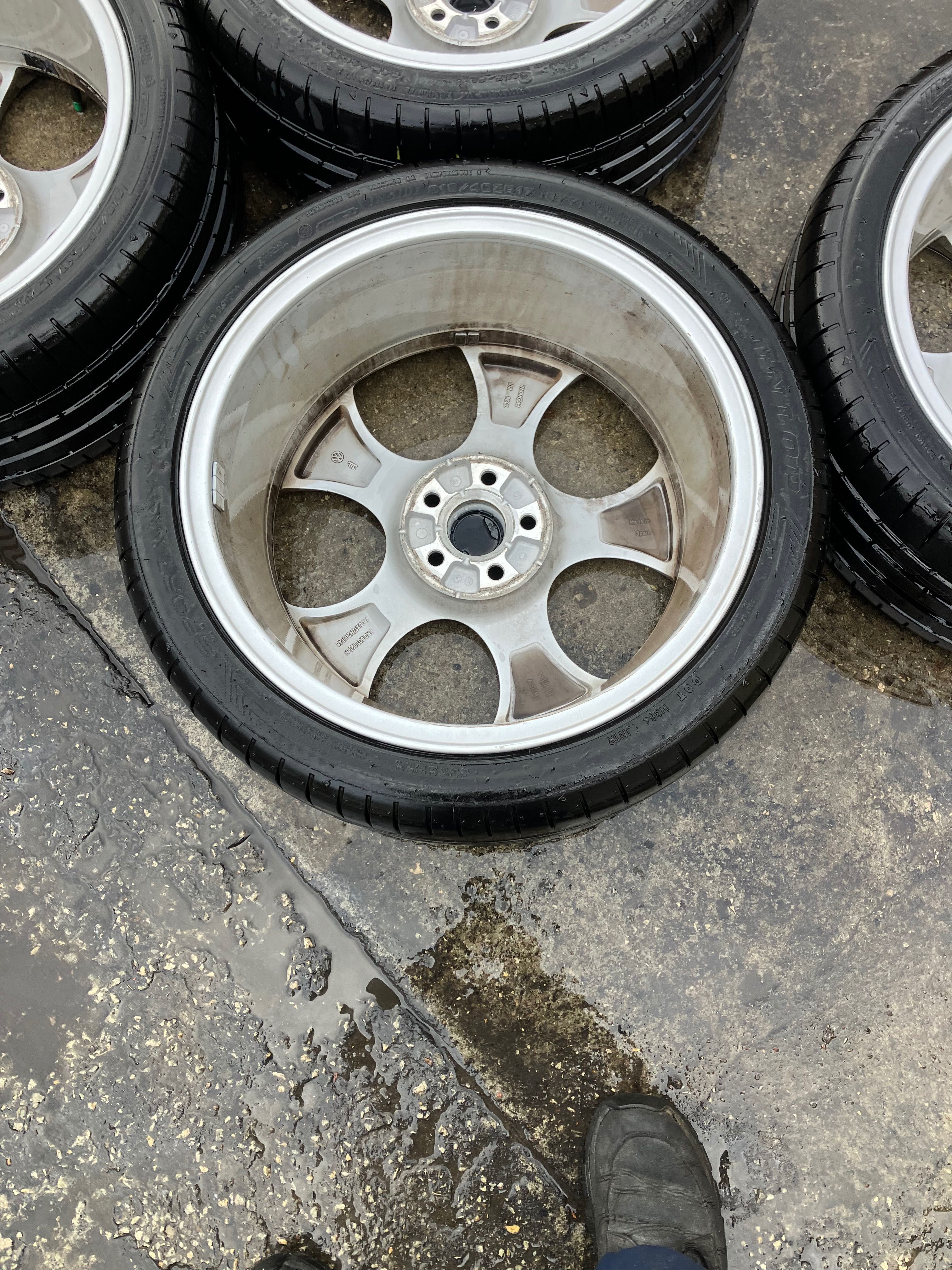 Продавам 4 бр Dunlop Sport Max 215/40/ZR17 с оригинални лети джанти