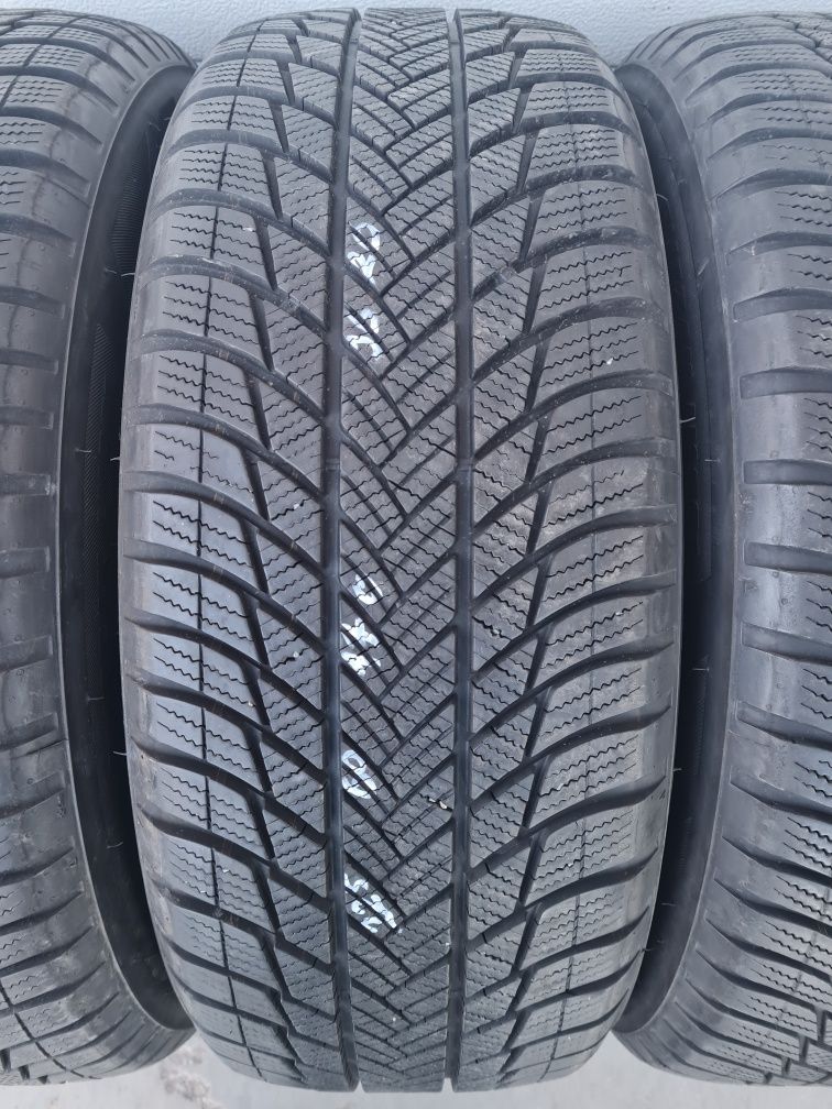 Зимни гуми 4 броя BRIDGESTONE Blizzak LM001 225 60 R17 дот 3620