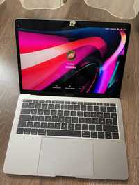 Macbook pro retina 13 inch , 2017 , batrie noua