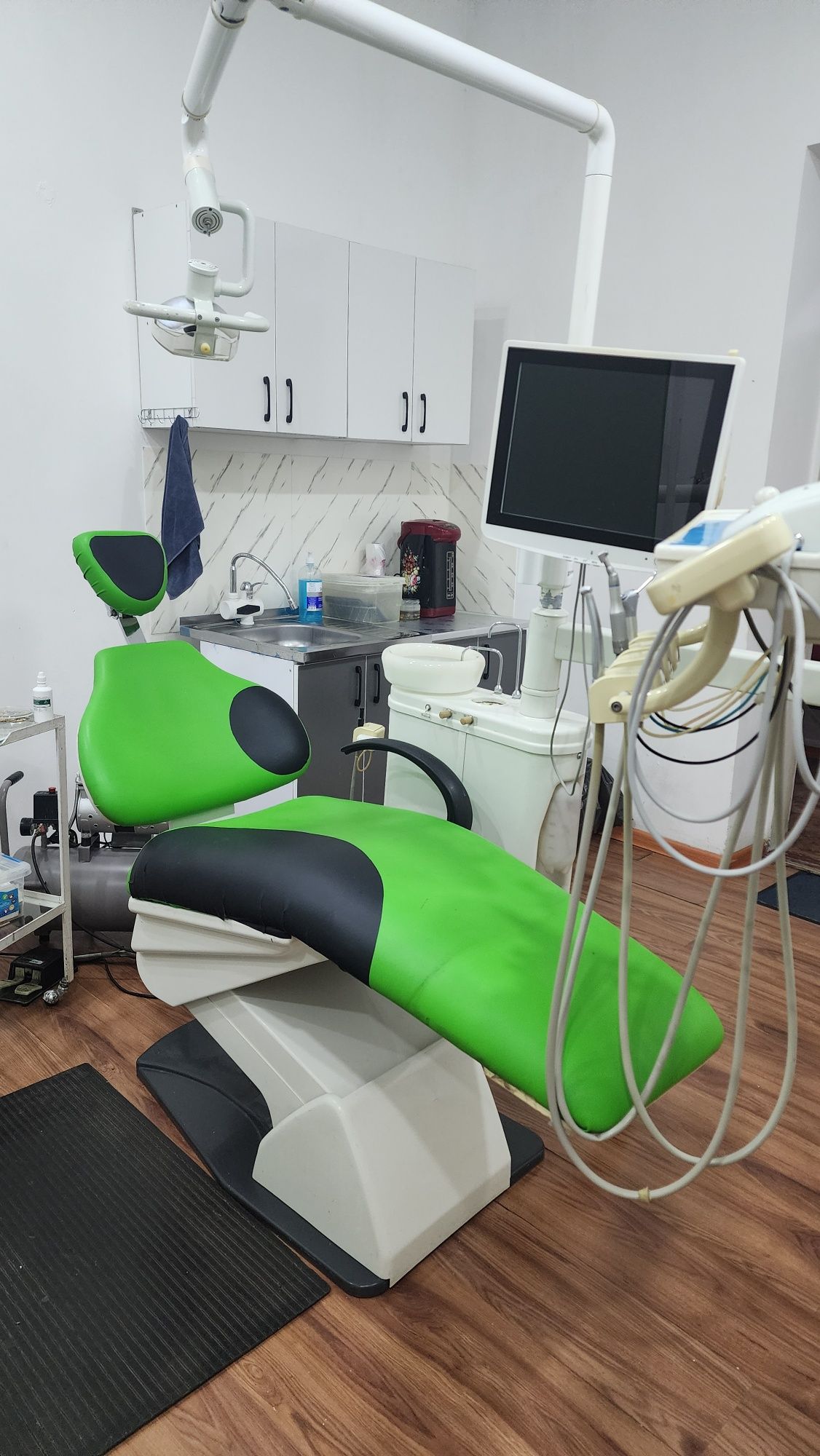 Продам стоматологическое кресло