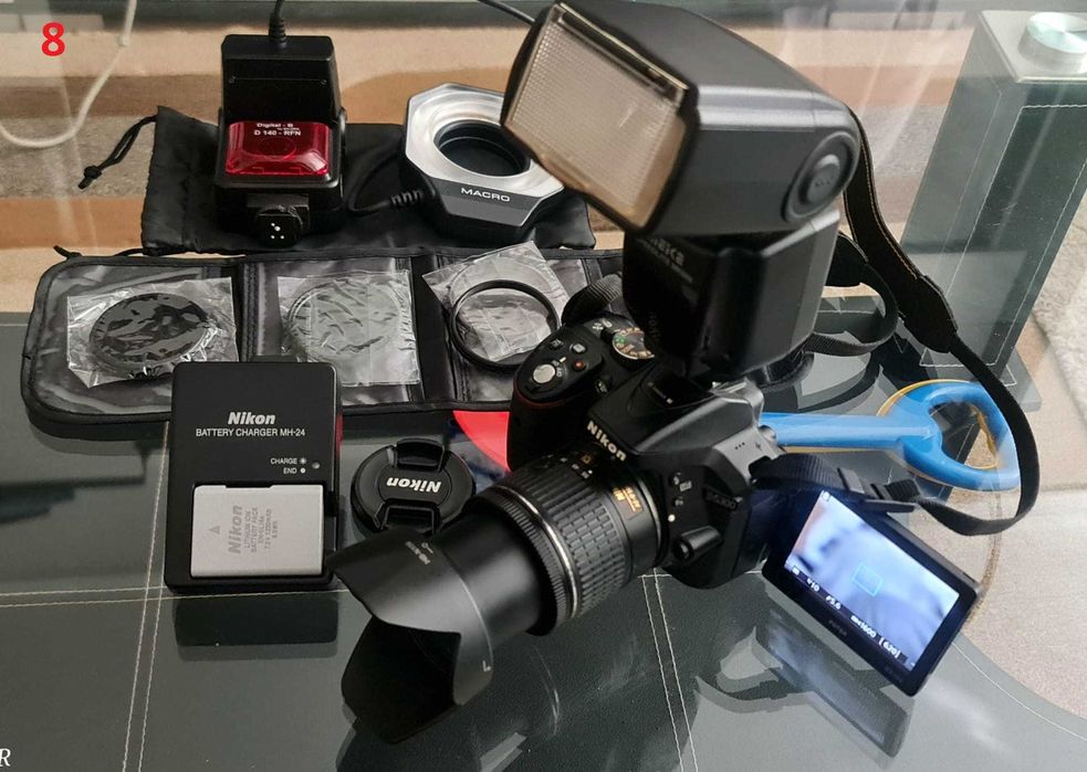 Nikon D5300 + obiectiv + blitz+2 baterii+filtre+curea–Pachet complet