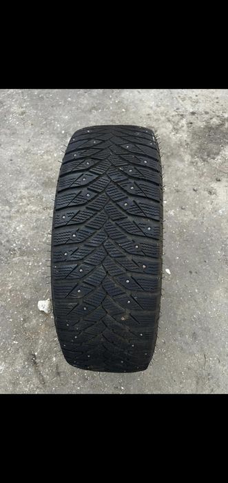 Продам резину шипованную