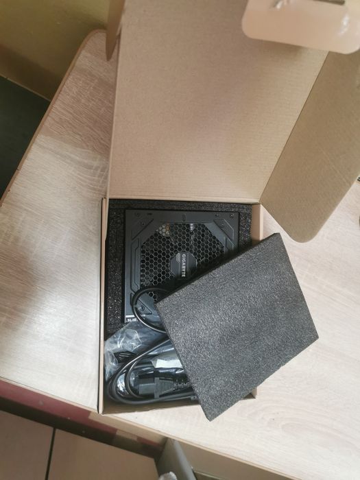 Sursa pc gigabyte modulara P750GM noua