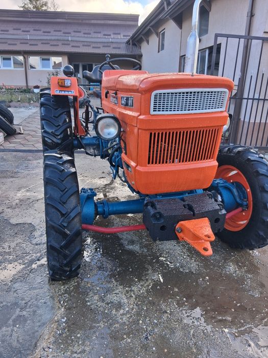 Tractor universal 445 DT