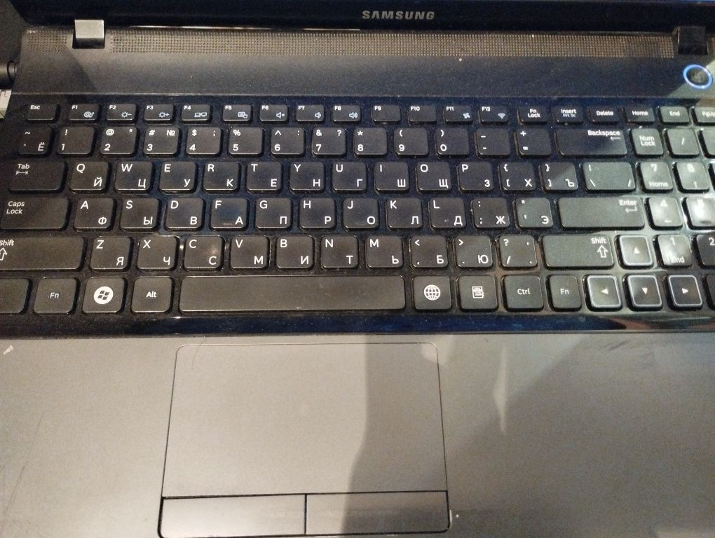 Ноутбук от Samsung + клавиатура