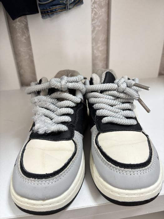 Детские кроссовки