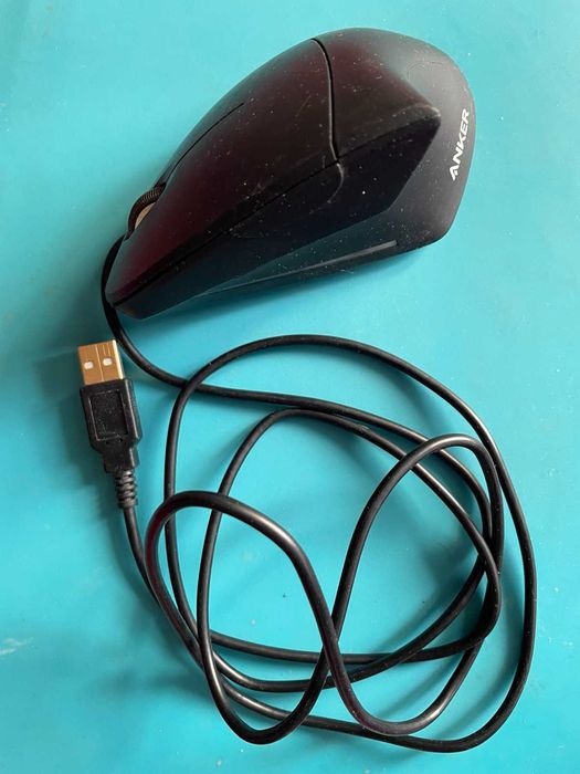 Ергономична вертикална мишка Anker с кабел (USB)