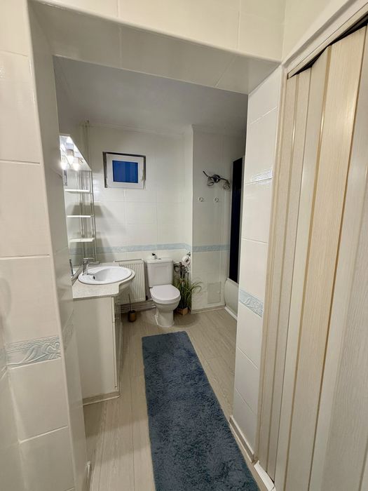 Vand apartament cu 3 camere, 80 mp utili, cu parcare