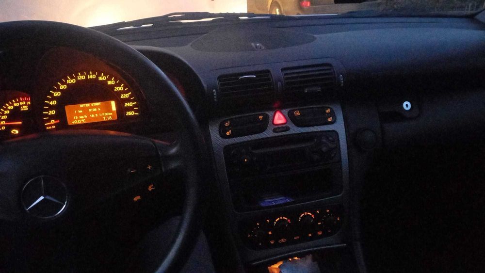 Vand mercedes clc 2.0 benzina kompresor 163 cp din 2001